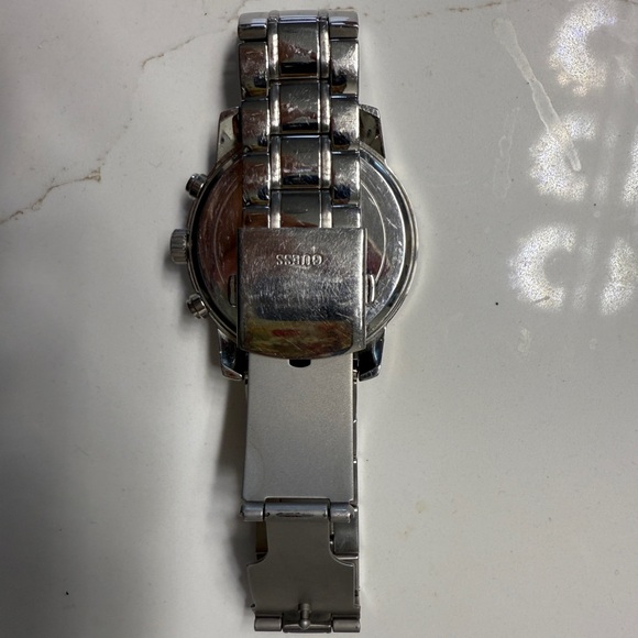 Guess Men's Silver Watch- only worn couple of times. - Picture 7 of 7
